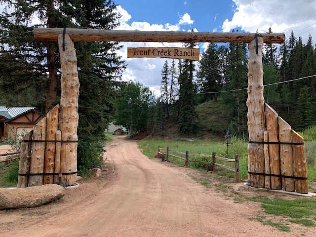 Foto principal - 4236 Trout Creek Rd
