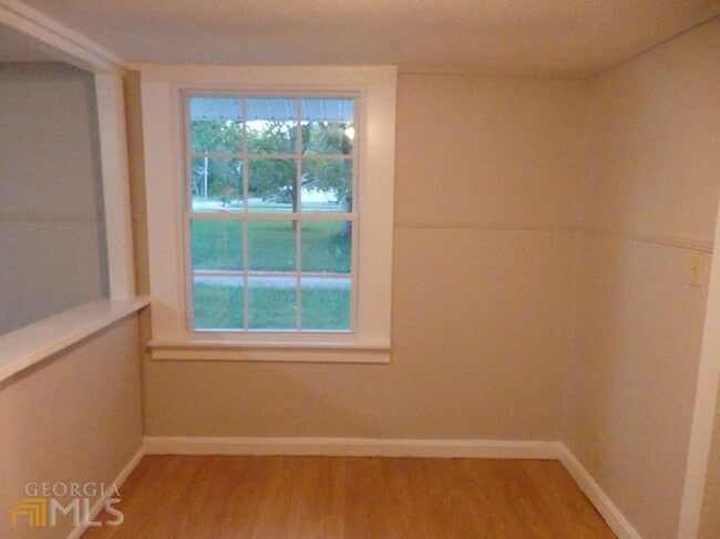 Building Photo - 131 Etowah Dr