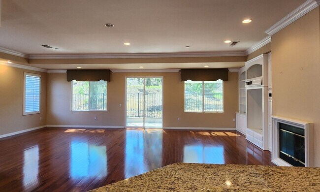 Foto del edificio - Beautiful 4BD, 2.5BA, Four Seasons at Heme...