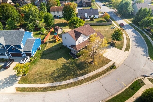 Foto del edificio - 7913 Meadow Bend Ln