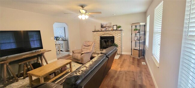 Foto del edificio - 1529 Lincoln Farm Rd