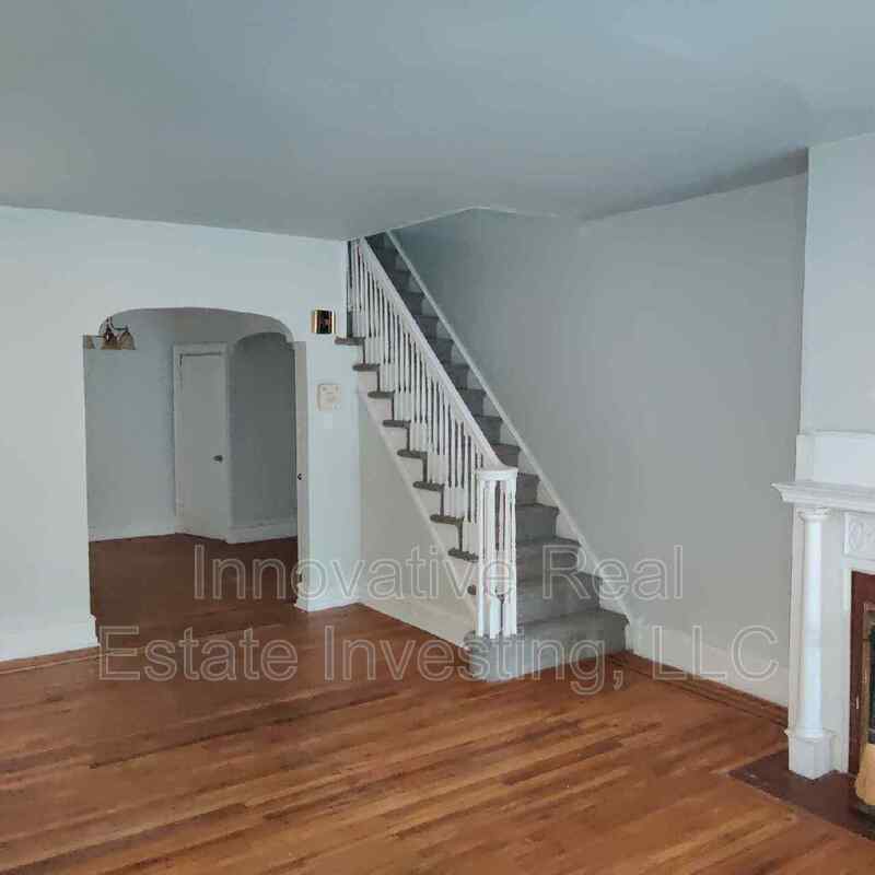 Primary Photo - 2410 W Allegheny Ave