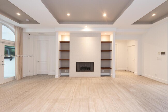 Building Photo - 3875 Park Ave