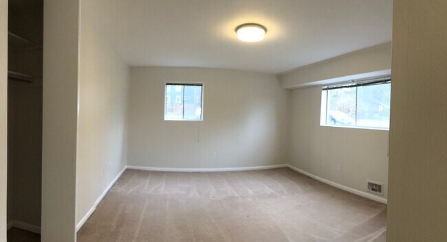 Bedroom - 10630 Kenilworth Ave Apartment