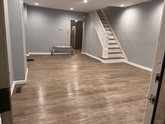Foto del edificio - 942 E Poplar St