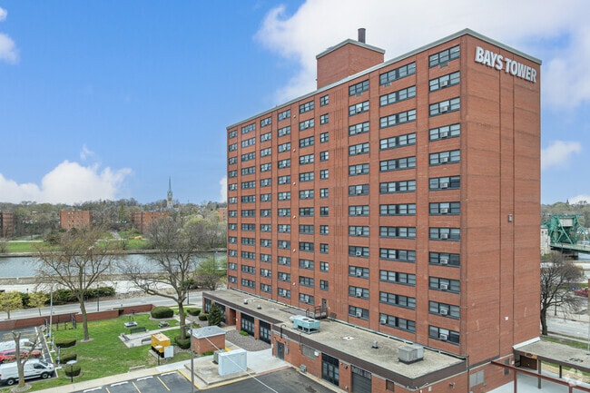 Imagen principal - 311 N Ottawa St