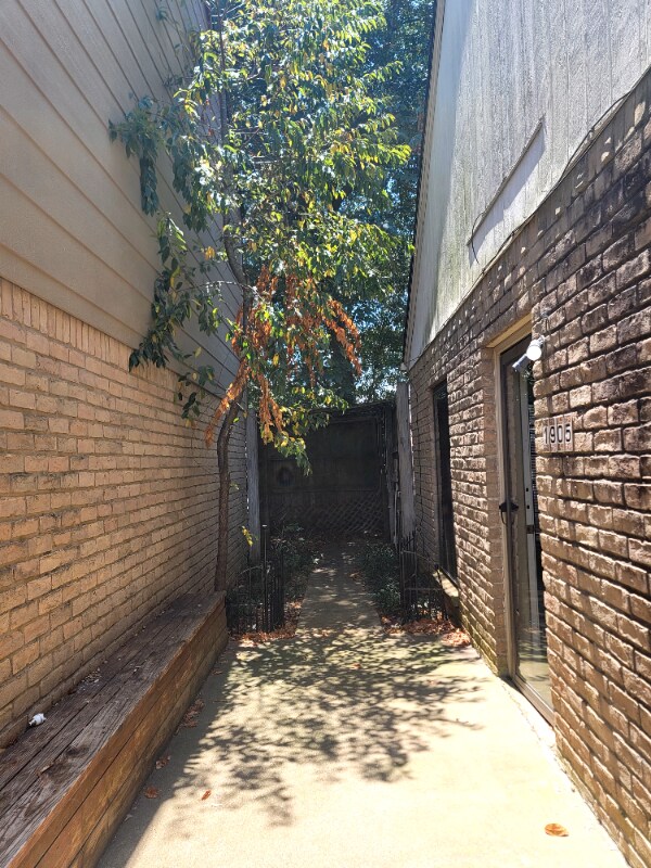 Foto del edificio - 1905 Blueridge Pkwy