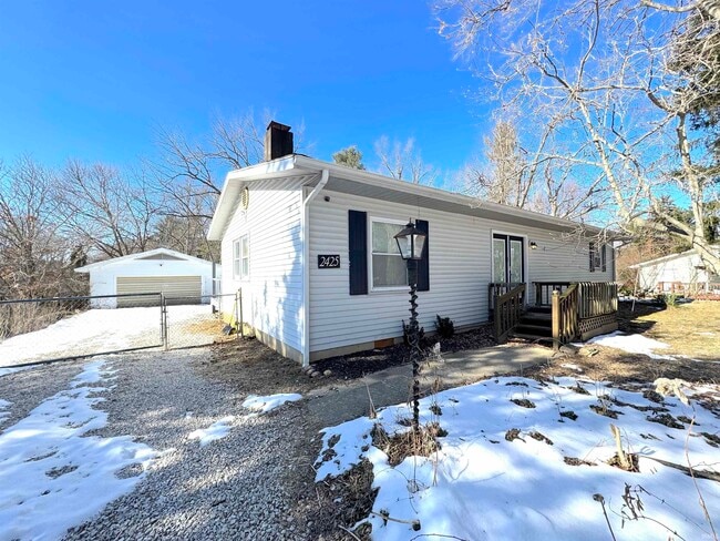 Building Photo - 2425 N Headley Rd