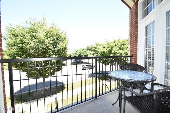 Building Photo - 2 br, 2 bath Condo - 300 East John Street 250