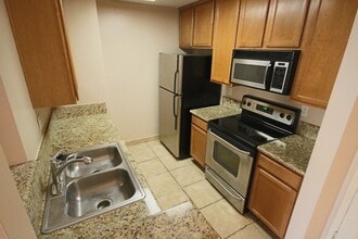 Building Photo - 7190 Shoreline Dr