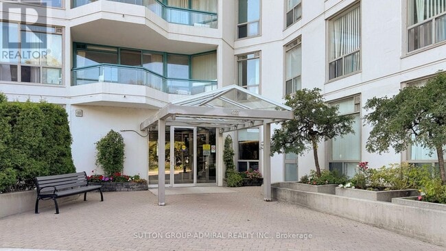 Photo du bâtiment - 4727 Sheppard Ave E