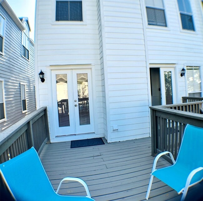 Building Photo - 913 Birdsall St