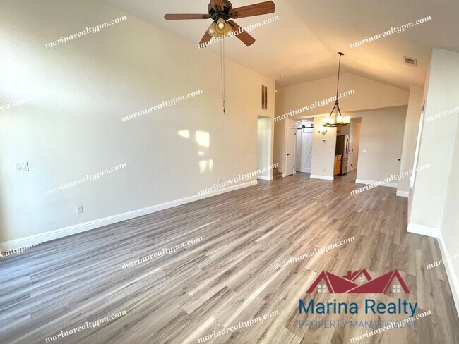 Foto del edificio - Near Walking Trails and Glen Cove Waterfro...
