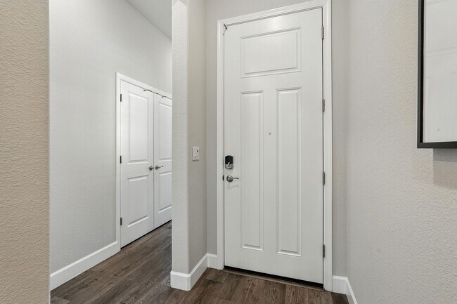 Building Photo - 5049 Cardero Way