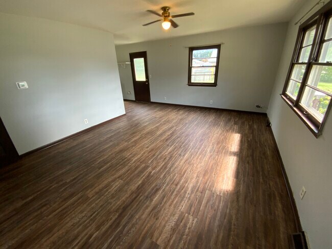 Building Photo - 312 Holmes Ave