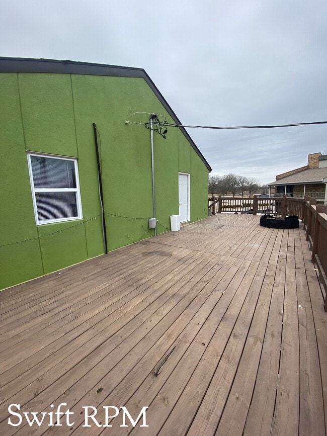 11103 N Nashua Dr, Kansas City, MO 64155 Townhome Rentals in Kansas