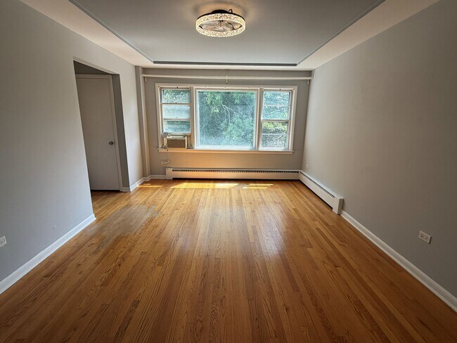 Foto del edificio - 5558 W Wilson Ave