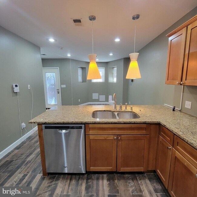 45 Quincy Pl NE Unit B, Washington, DC 20002 Room for Rent in