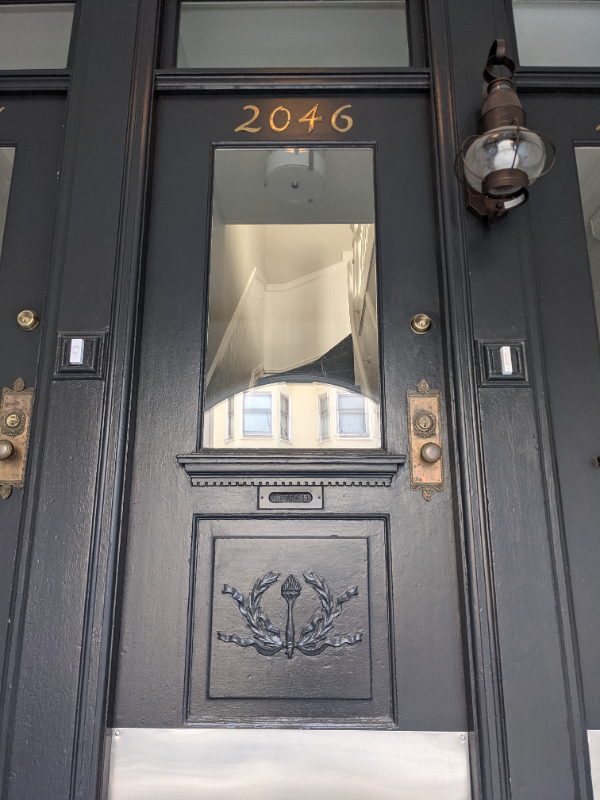 Foto del edificio - 2046 Powell St