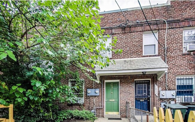 Building Photo - 1831 Corcoran St NE