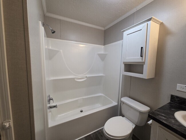 Foto del edificio - 152 Donald Ave