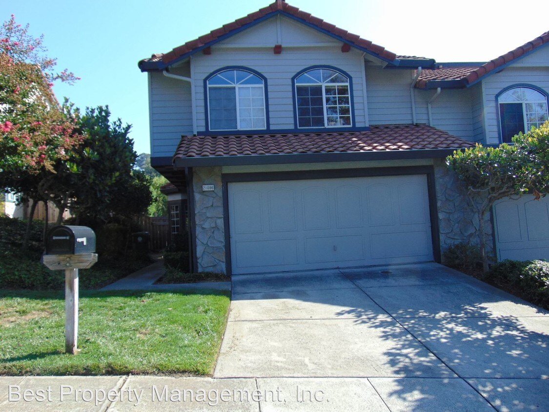 Foto principal - 21096 Greenwood Cir