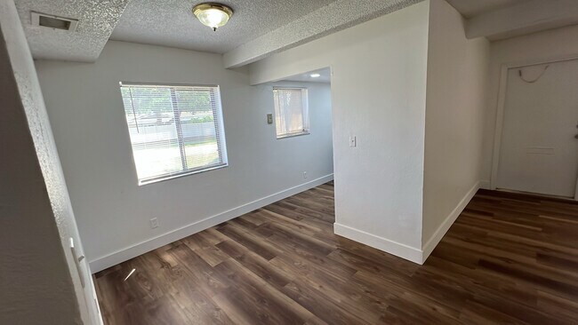 Foto del edificio - 1045 S Flagler Ave
