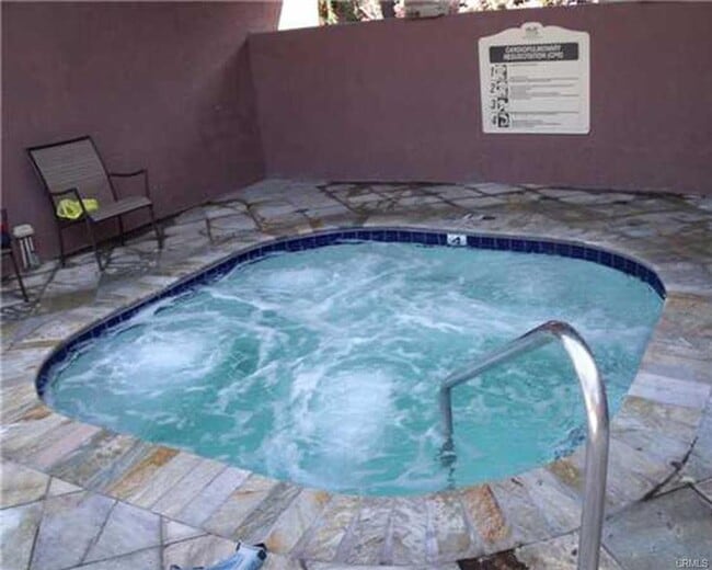 Photo - Santa Ana Junior 1 Bedroom 1 Bath Condo - Ground Floor - Gated - Pool/Spa