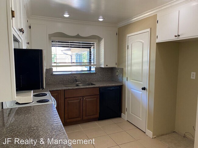 Foto del edificio - 4 br, 2 bath House - 292 Pippo Ave