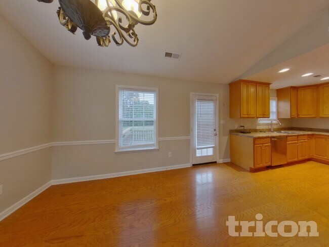 Building Photo - 2636 Danbury Cir