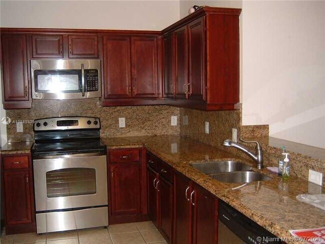 Foto del edificio - 5271 SW 8th St