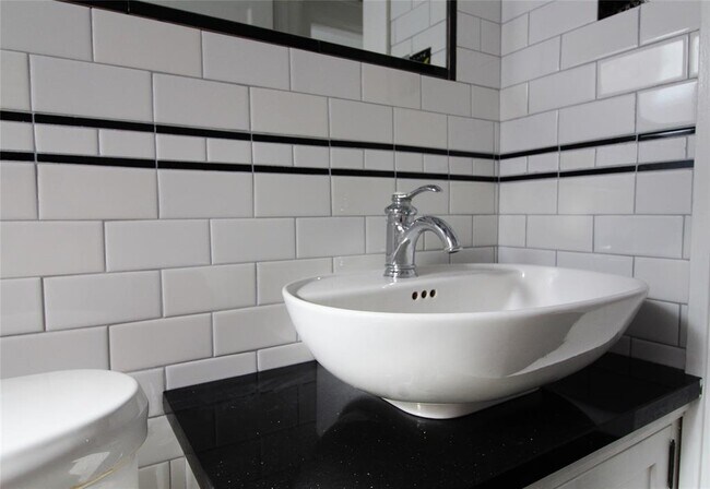 Foto del edificio - 1223 W Gray St