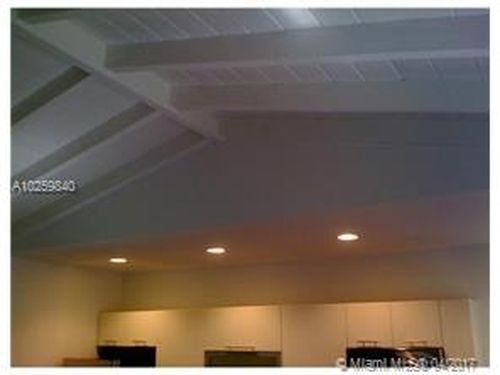 Foto del edificio - 7734 Abbott Ave