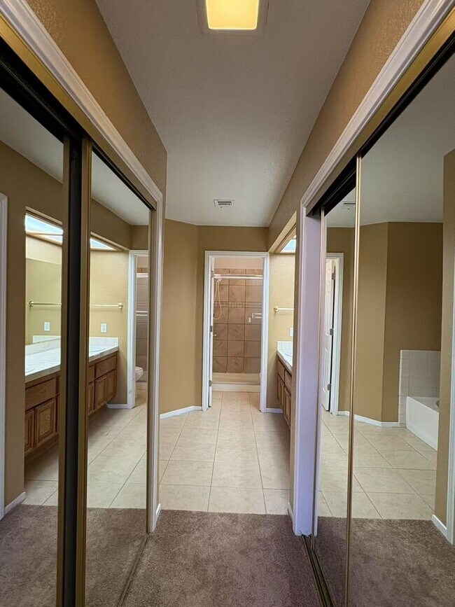 Foto del edificio - 9828 Dardanelle Ct