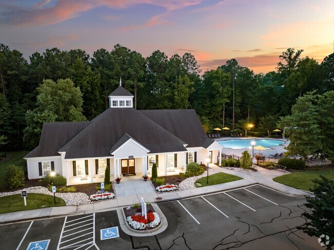 Building Photo - Abberly Twin Hickory Apartment Homes