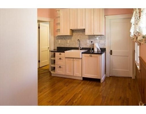 Building Photo - 28 Avalon Rd