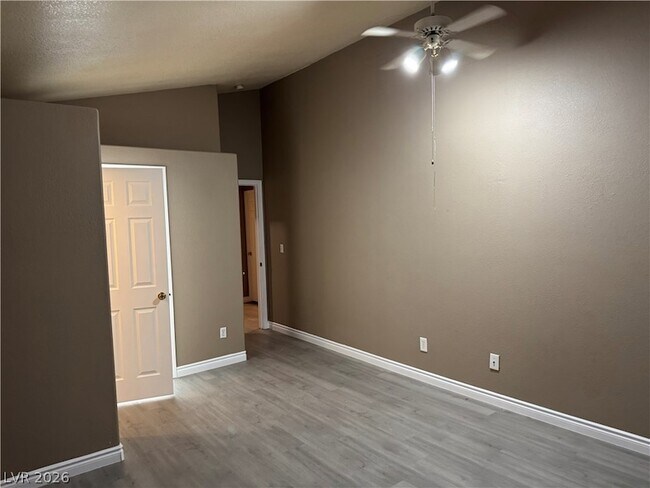Foto del edificio - 3736 Rose Canyon Dr