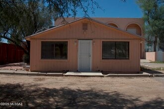 Building Photo - 2825 N Alvernon Way