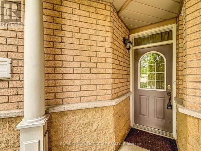 Photo du bâtiment - 833 Scollard Ct