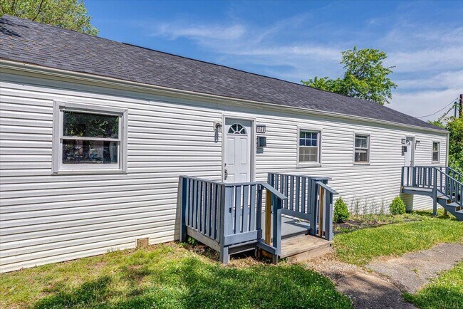 Foto del edificio - 158 Hamilton Cir