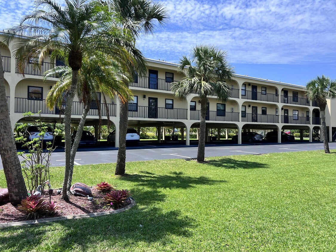 14459 River Beach Dr, Port Charlotte, FL 33953 Townhome Rentals in