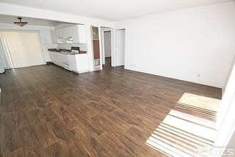 Building Photo - 1037 Parkview St