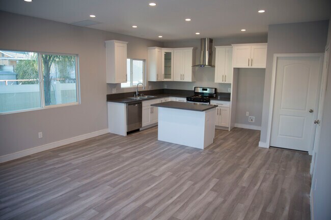 Building Photo - 6708 Morella Ave