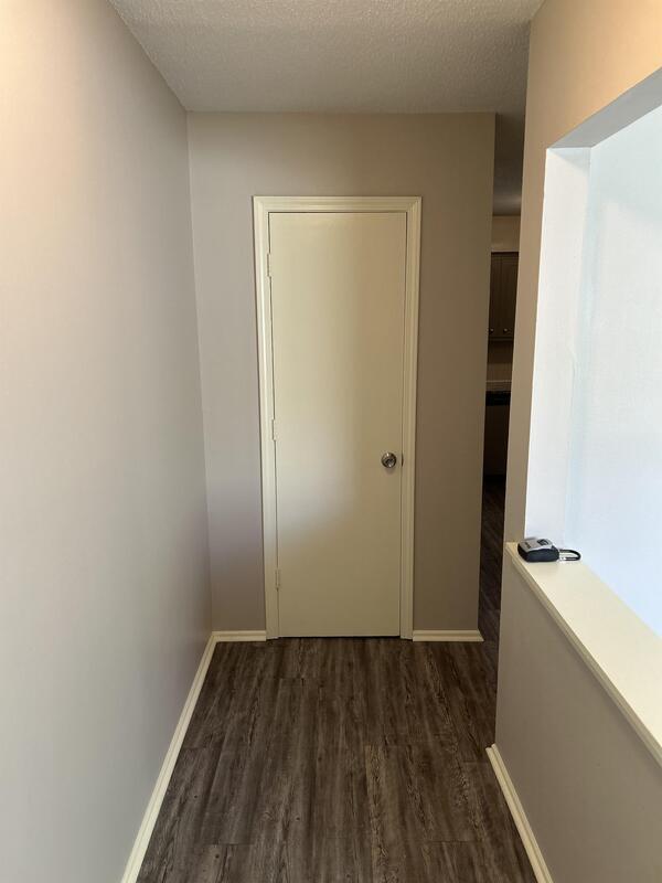 Foto del edificio - 8404 Sterling Ave