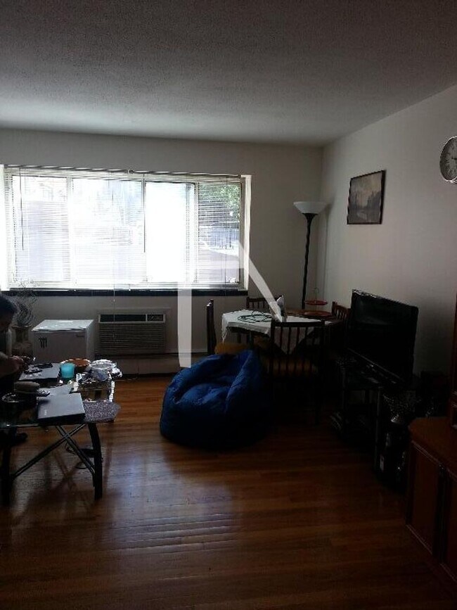 Foto del edificio - 245 Kelton St