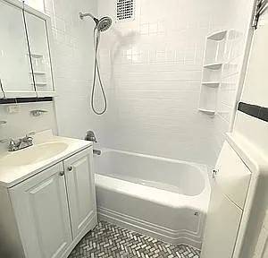 Foto del edificio - 25-52-52 73rd St