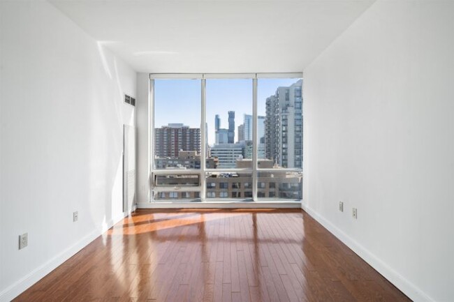 Building Photo - 20 Newport Pkwy