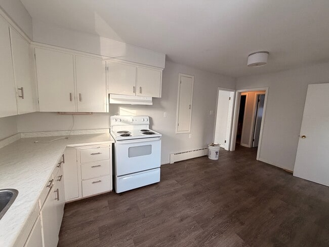 Building Photo - 331 Hawthorne Ave