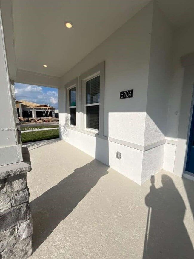 Building Photo - 5984 Zen Wy