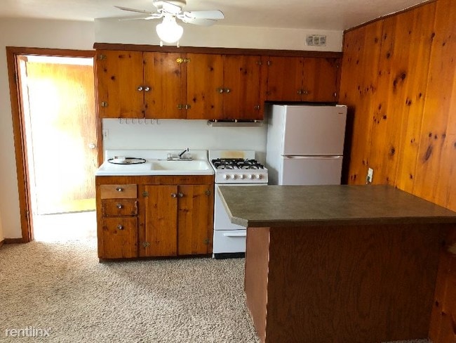 Building Photo - 1 br, 1 bath House - 1227 Ave. D 3 Unit 3